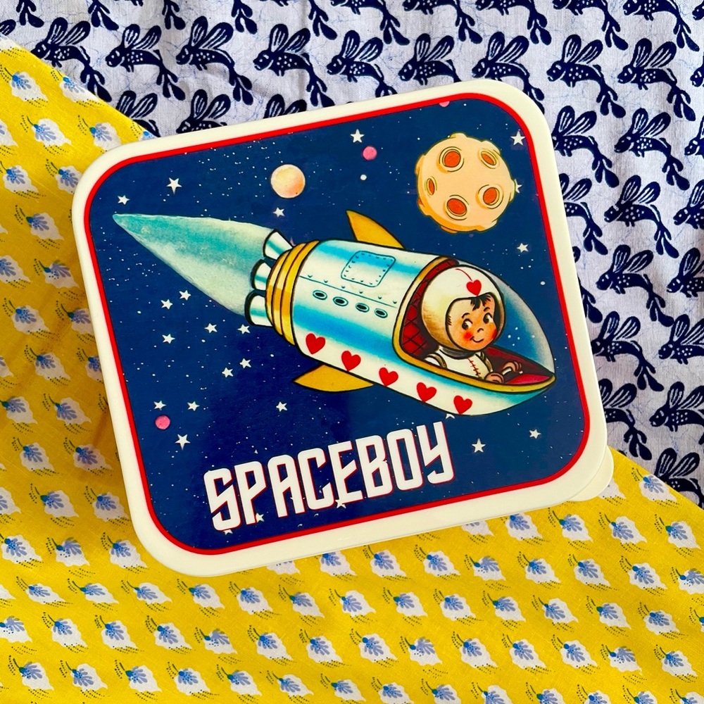 Retro lunchbox